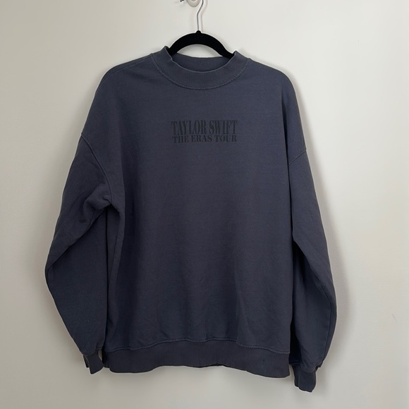 Taylor Swift Sweaters - RARE Taylor Swift Blue Crewneck Sweater - Size XS